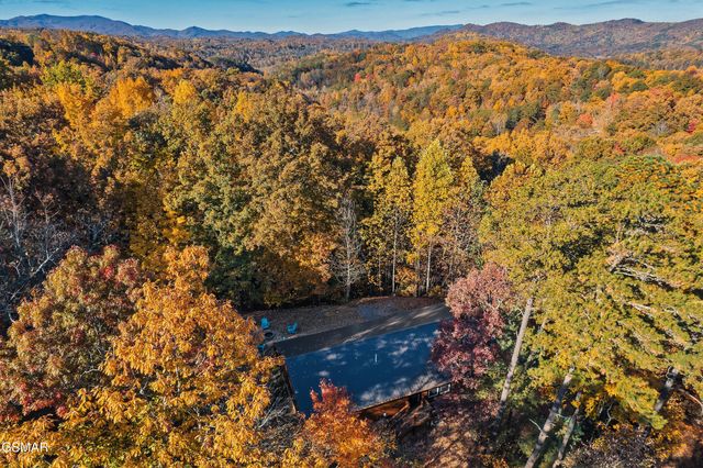 3613 Old Mountain Road, Sevierville, TN 37876