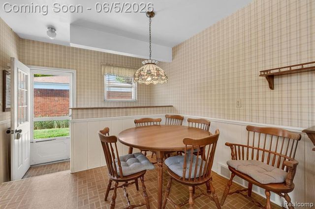 31561 Tecla Drive, Warren, MI 48088