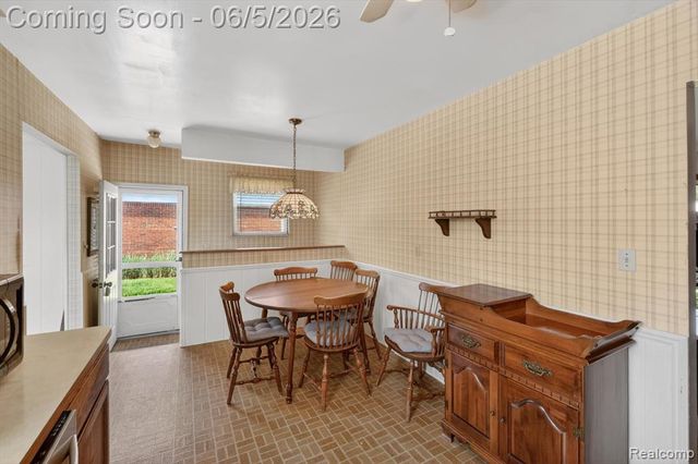 31561 Tecla Drive, Warren, MI 48088