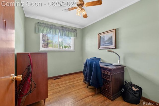 31561 Tecla Drive, Warren, MI 48088