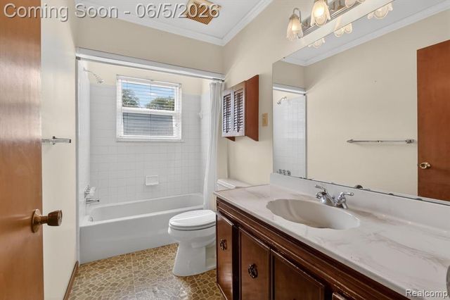 31561 Tecla Drive, Warren, MI 48088