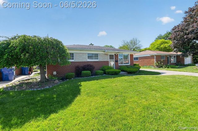 31561 Tecla Drive, Warren, MI 48088