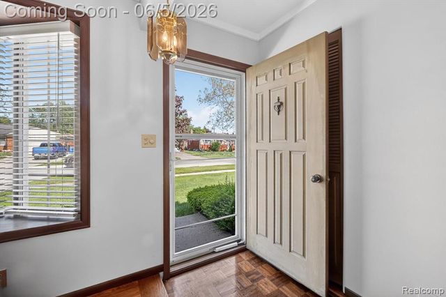 31561 Tecla Drive, Warren, MI 48088