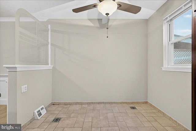 9865 GARVEY DR, Philadelphia, PA 19114