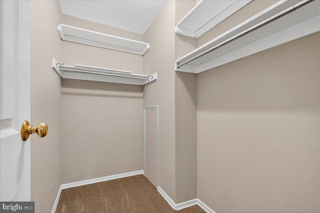 9865 GARVEY DR, Philadelphia, PA 19114