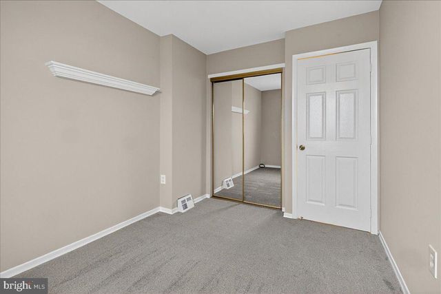 9865 GARVEY DR, Philadelphia, PA 19114