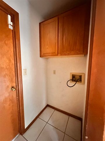 404 SE Sungate Blvd, Lawton, OK 73501