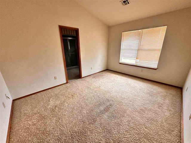 404 SE Sungate Blvd, Lawton, OK 73501