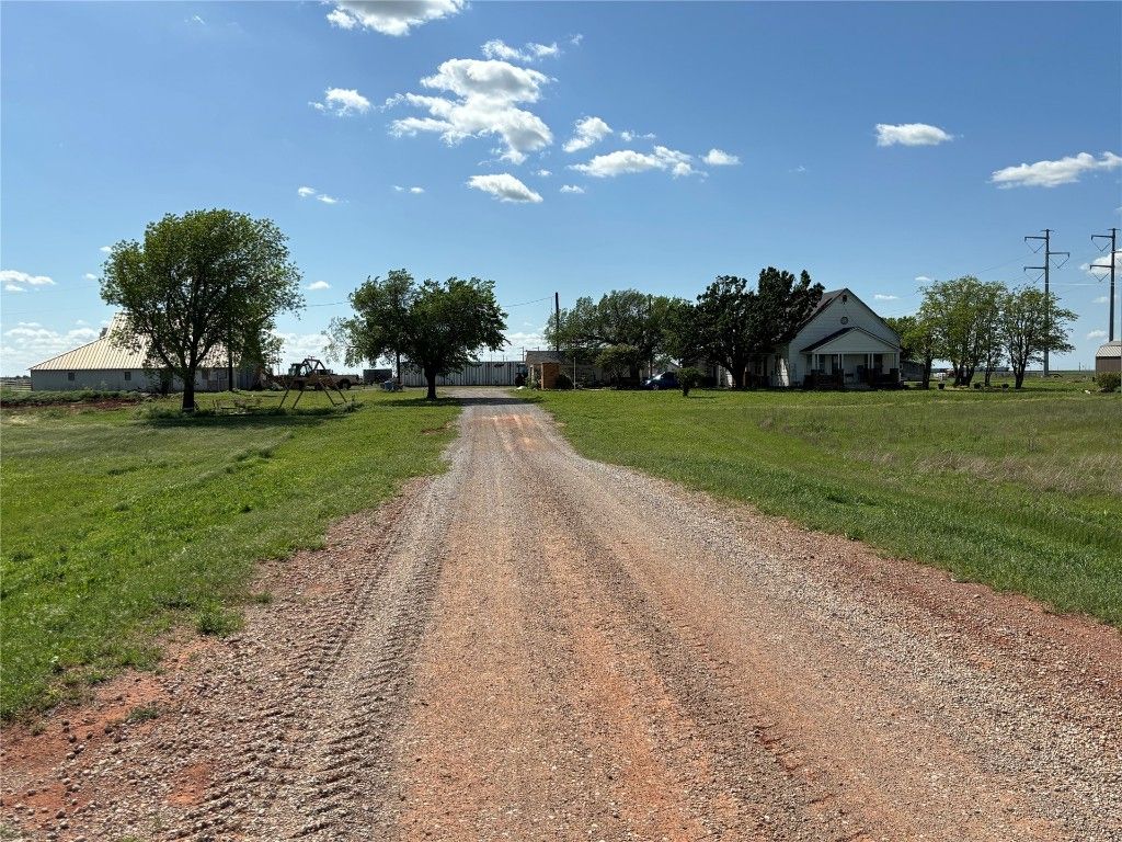27582 N 2840 Road, Okarche, OK 73762