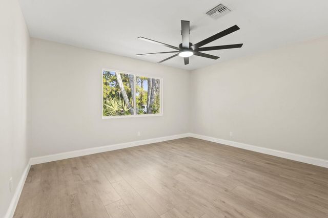 202 Laidback Way, Fort Pierce, FL 34945