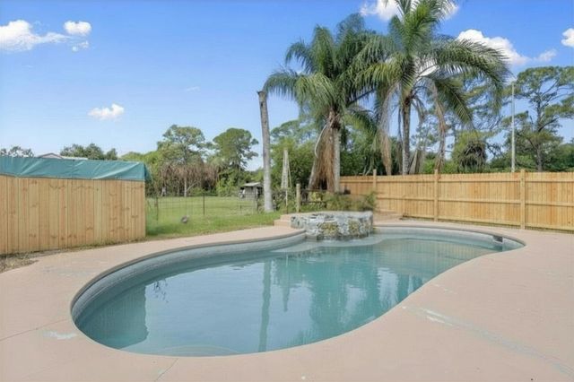 202 Laidback Way, Fort Pierce, FL 34945
