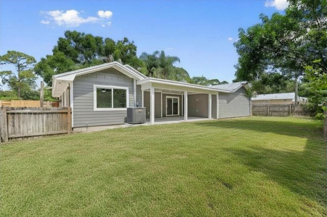 202 Laidback Way, Fort Pierce, FL 34945