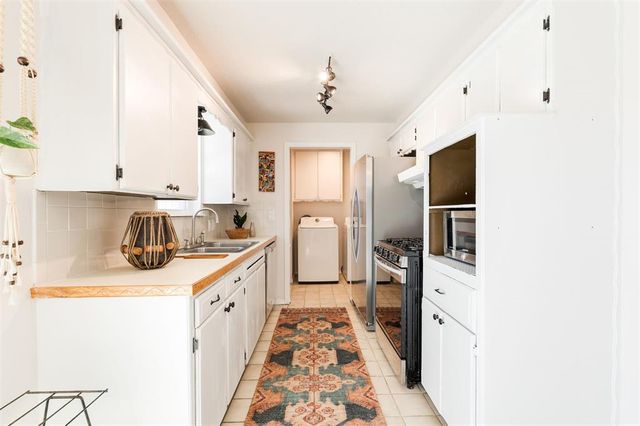 804 NW 16th Street, Moore, OK 73160