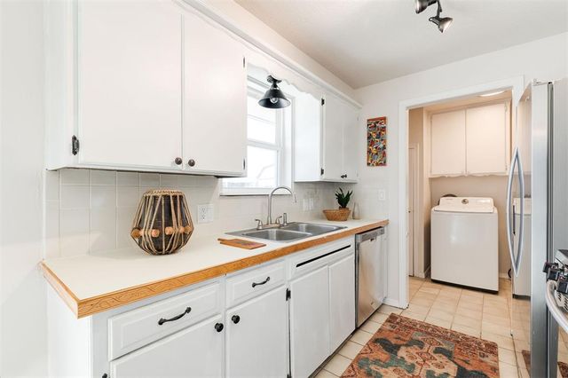 804 NW 16th Street, Moore, OK 73160