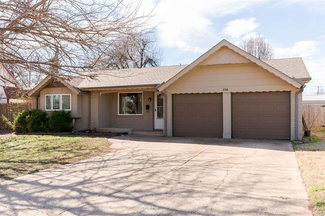 804 NW 16th Street, Moore, OK 73160