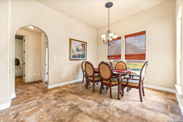 160 ABREGO LAKE DR, Floresville, TX 78114
