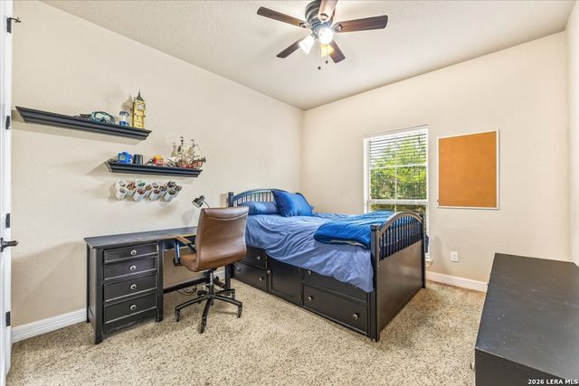 160 ABREGO LAKE DR, Floresville, TX 78114
