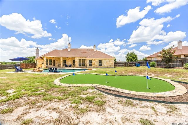 160 ABREGO LAKE DR, Floresville, TX 78114