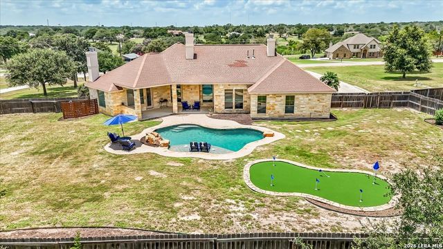 160 ABREGO LAKE DR, Floresville, TX 78114