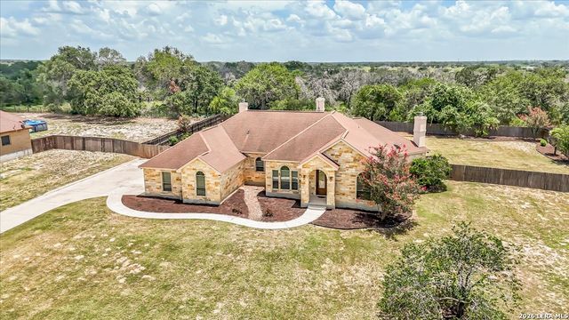160 ABREGO LAKE DR, Floresville, TX 78114