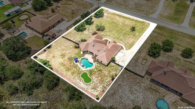 160 ABREGO LAKE DR, Floresville, TX 78114