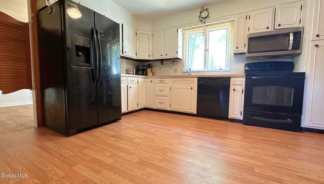 24 Lorelei Lane, Glenville, NY 12302