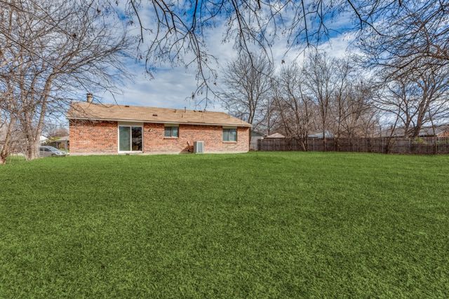 5817 Sidewinder Trail, Fort Worth, TX 76131