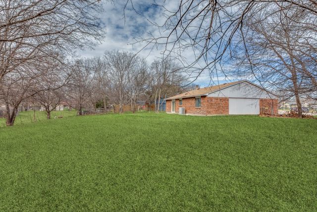 5817 Sidewinder Trail, Fort Worth, TX 76131