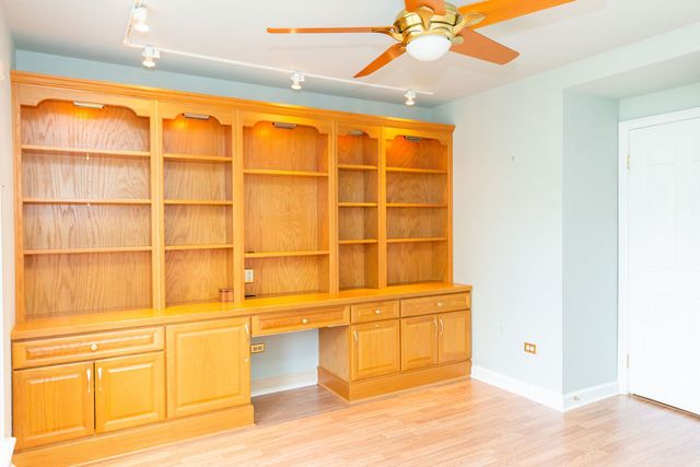 3427 VOLLMER Road 209, Flossmoor, IL 60422