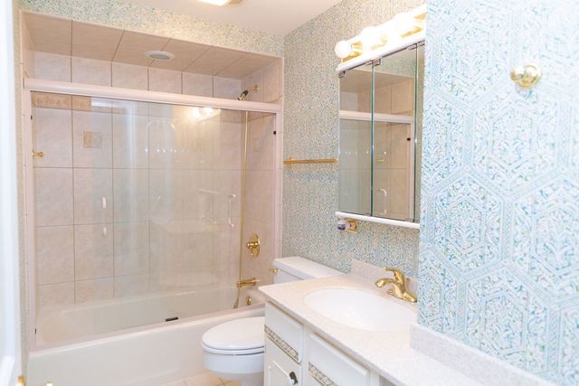 3427 VOLLMER Road 209, Flossmoor, IL 60422