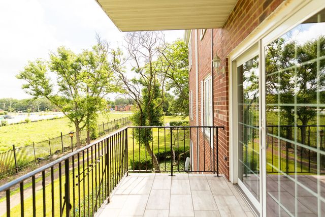 3427 VOLLMER Road 209, Flossmoor, IL 60422