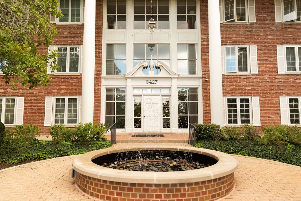 3427 VOLLMER Road 209, Flossmoor, IL 60422