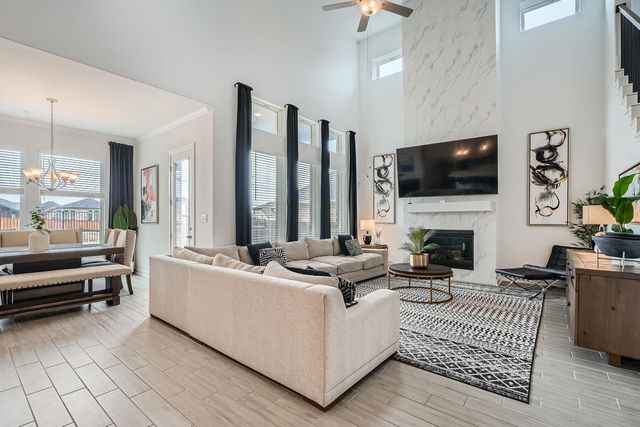 582 Wild Pecan LOOP, Buda, TX 78610