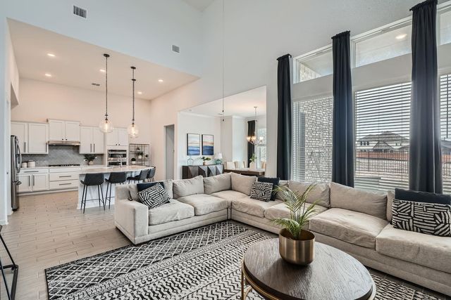 582 Wild Pecan LOOP, Buda, TX 78610