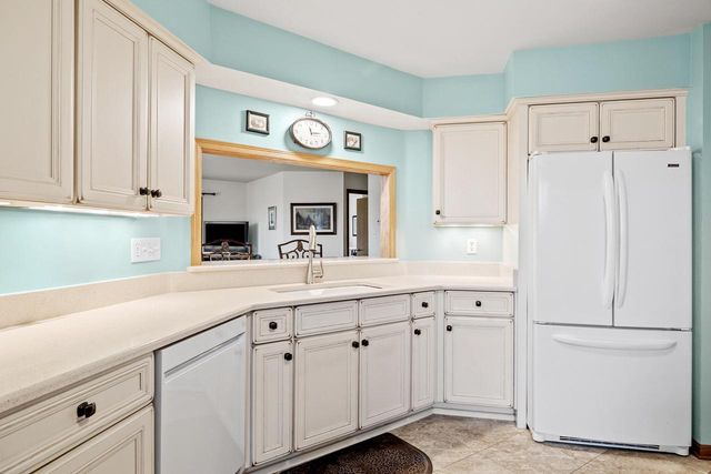 2827 Windepoint COURT #C, Sheboygan, WI 53083