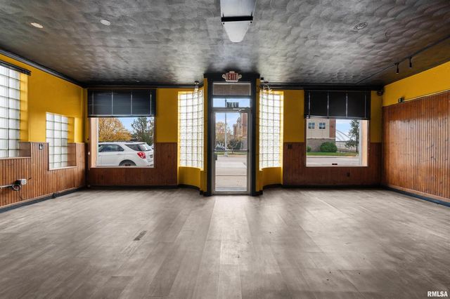 1716-1720& 1708 STATE Street, Bettendorf, IA 52722