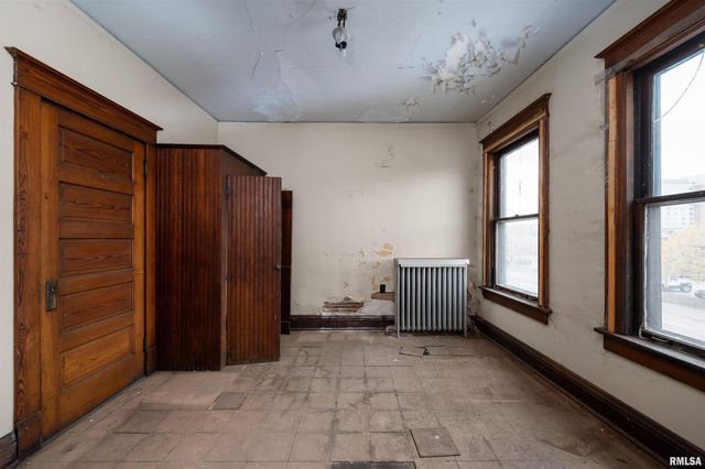 1716-1720& 1708 STATE Street, Bettendorf, IA 52722