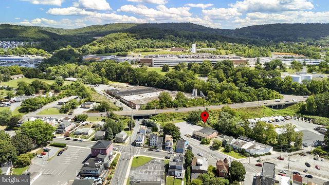 5 SPRING VALLEY RD, Reading, PA 19605