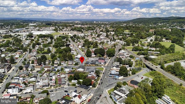 5 SPRING VALLEY RD, Reading, PA 19605