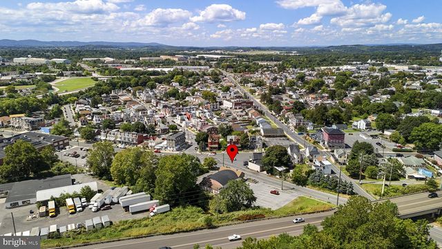 5 SPRING VALLEY RD, Reading, PA 19605