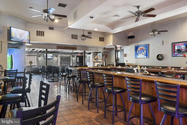 5 SPRING VALLEY RD, Reading, PA 19605