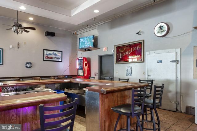 5 SPRING VALLEY RD, Reading, PA 19605