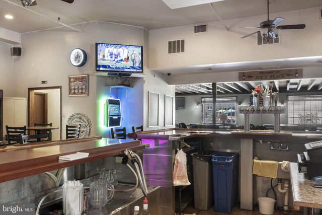 5 SPRING VALLEY RD, Reading, PA 19605