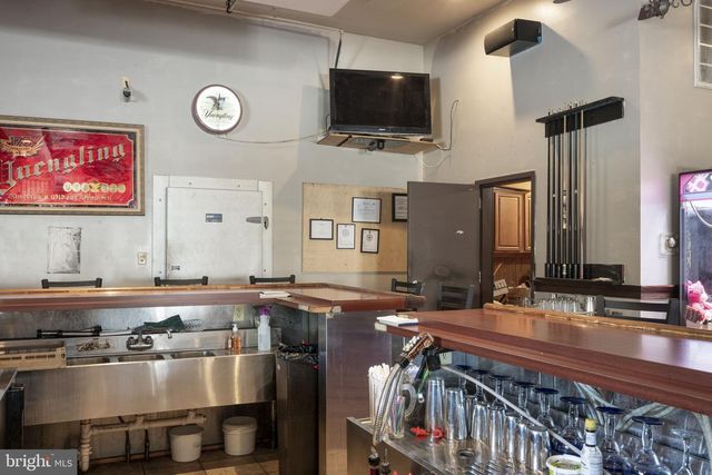 5 SPRING VALLEY RD, Reading, PA 19605