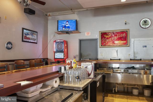 5 SPRING VALLEY RD, Reading, PA 19605