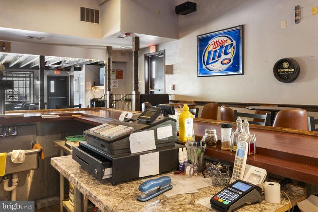 5 SPRING VALLEY RD, Reading, PA 19605