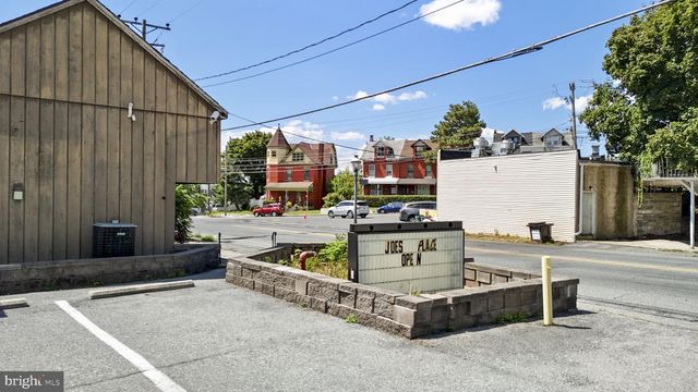 5 SPRING VALLEY RD, Reading, PA 19605