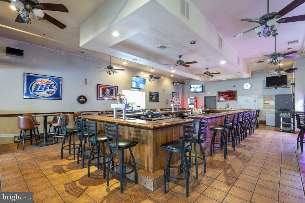 5 SPRING VALLEY RD, Reading, PA 19605