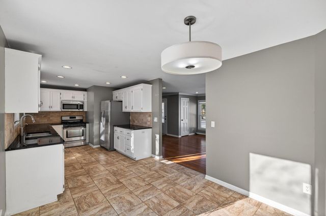 25815 Wild Rose Lane, Excelsior, MN 55331