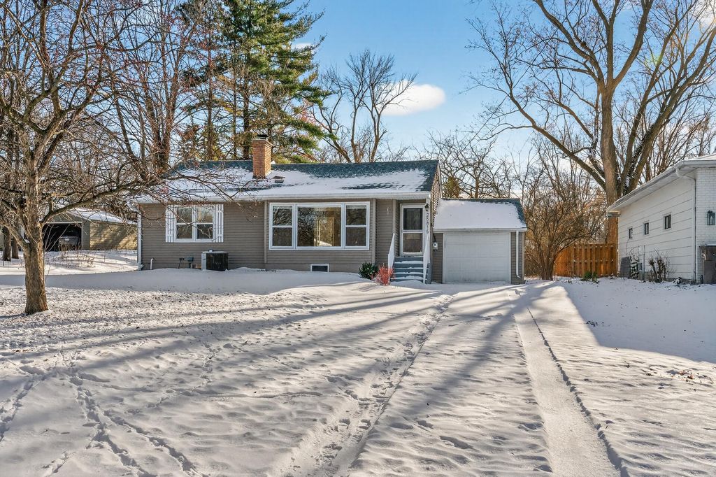 25815 Wild Rose Lane, Excelsior, MN 55331